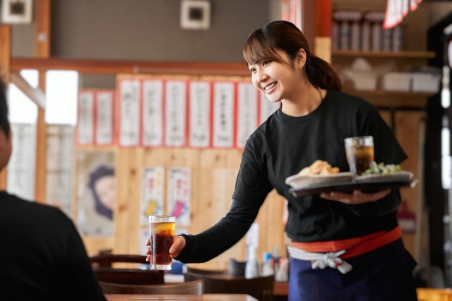 「居酒屋　スタッフ　女性」の画像